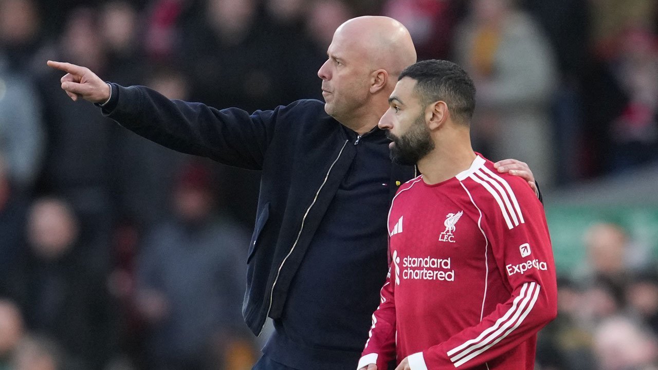 Strategi Arne Slot Meredam Gejolak Ruang Ganti Liverpool Jelang Laga Hidup Mati