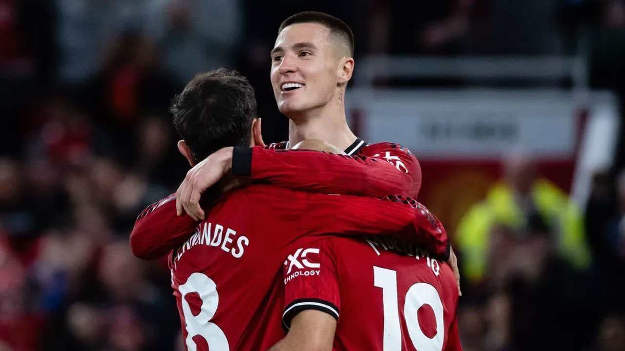 Barat Laut Membara: Misi Carrick Menaklukkan Dominasi Slot di Theater of Dreams