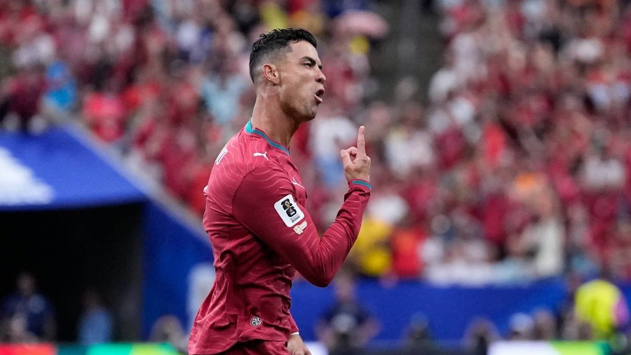 Membungkam Kritik dengan Sejarah: Cristiano Ronaldo Menggila, Portugal Hancurkan Uzbekistan 5-0 di Piala Dunia 2026